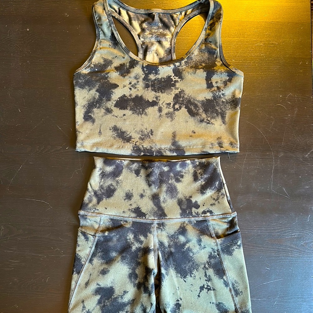 Evolution & Creation - Crop Top and Shorts Green & Black Set- Small